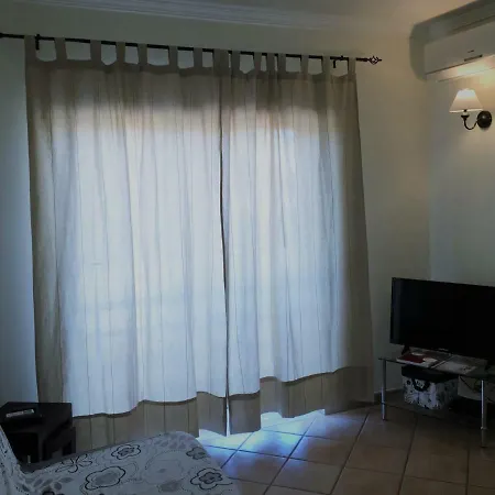 Ledo's House